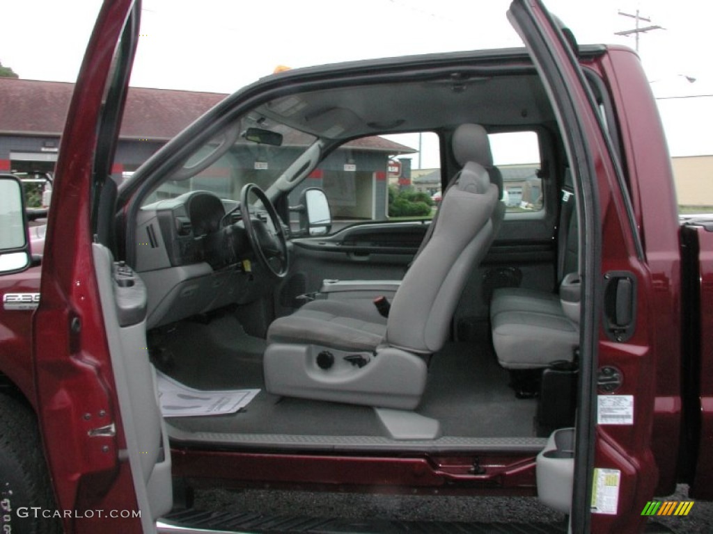 2006 Ford F350 Super Duty XLT SuperCab 4x4 Front Seat Photo #70102358