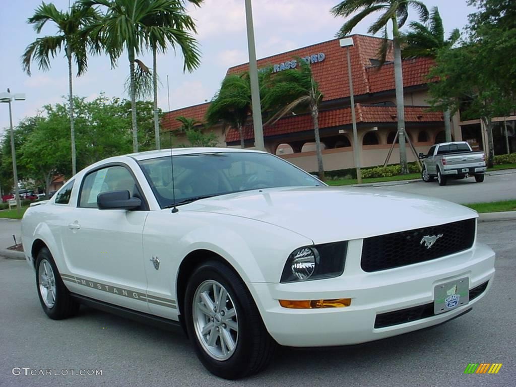 2009 Mustang V6 Coupe - Performance White / Medium Parchment photo #1