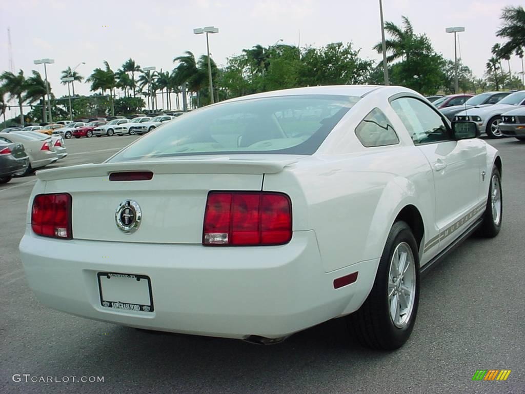 2009 Mustang V6 Coupe - Performance White / Medium Parchment photo #3