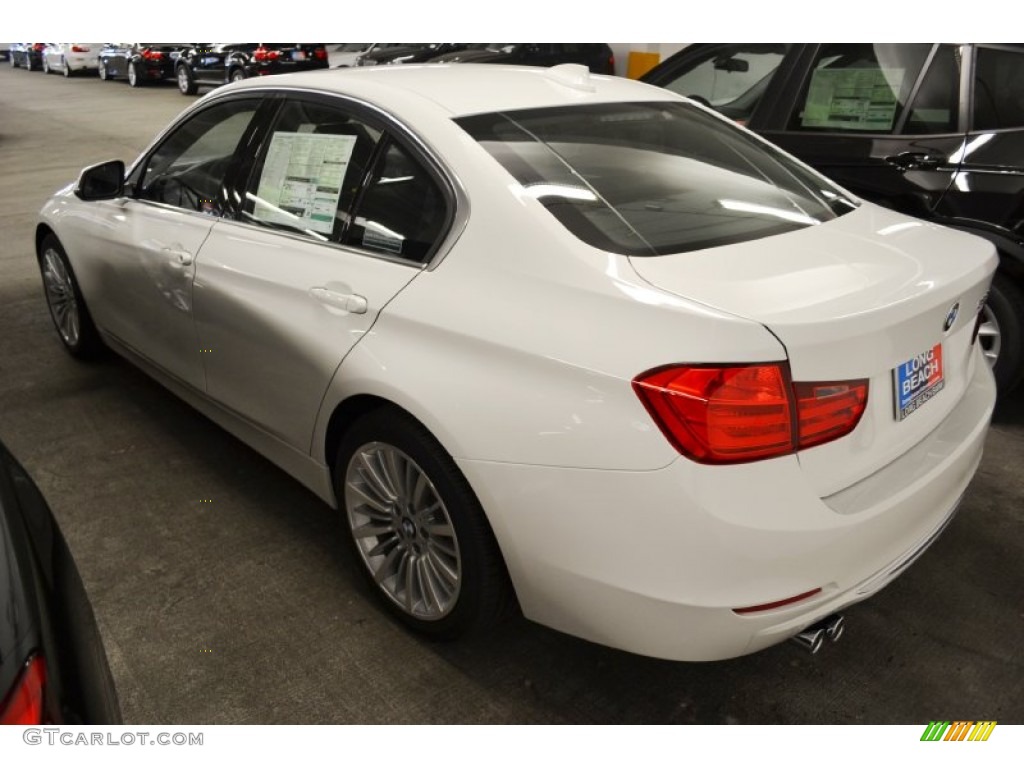 2013 3 Series 328i Sedan - Alpine White / Black photo #4