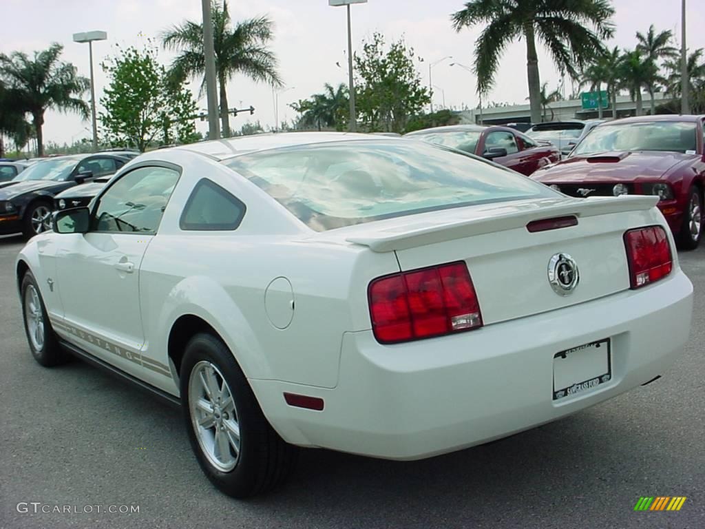 2009 Mustang V6 Coupe - Performance White / Medium Parchment photo #5