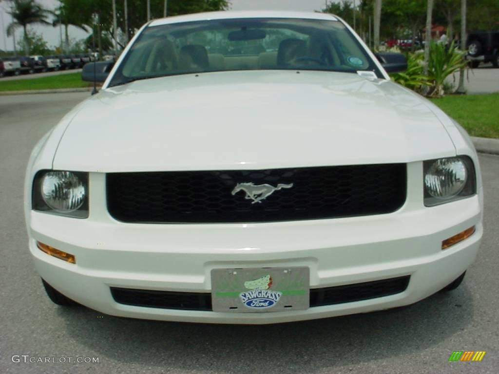 2009 Mustang V6 Coupe - Performance White / Medium Parchment photo #8