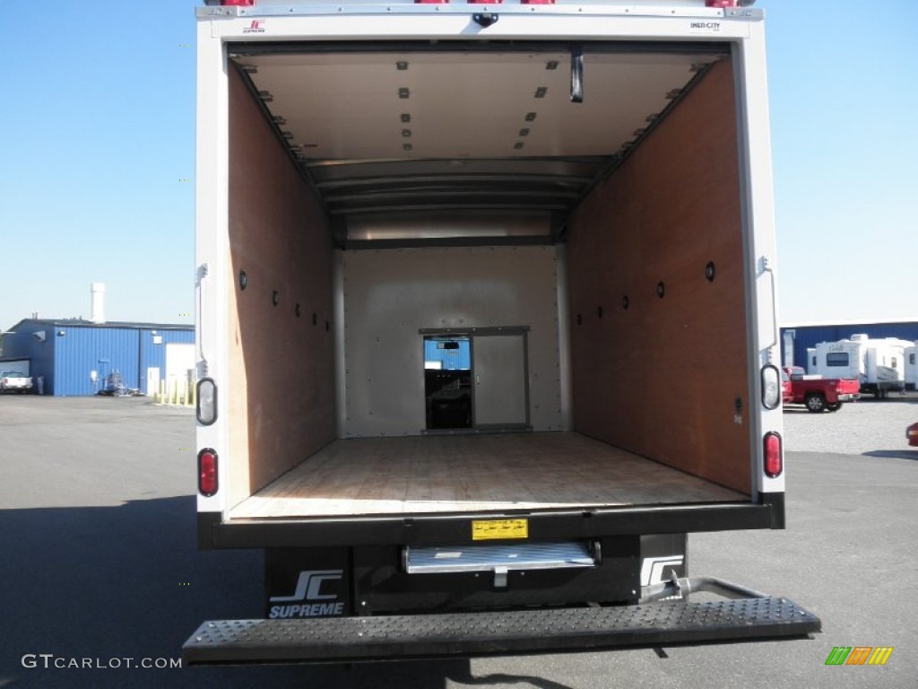 2013 Savana Cutaway 3500 Commercial Moving Truck - Summit White / Neutral photo #14