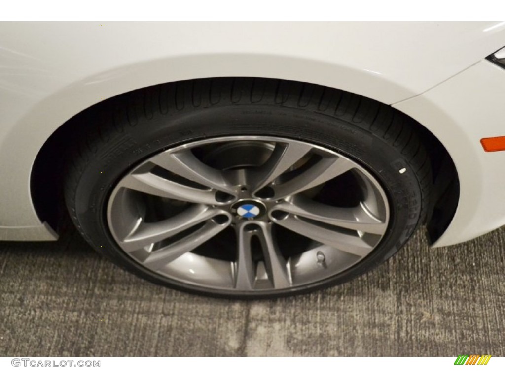 2013 3 Series 328i Sedan - Alpine White / Black photo #2