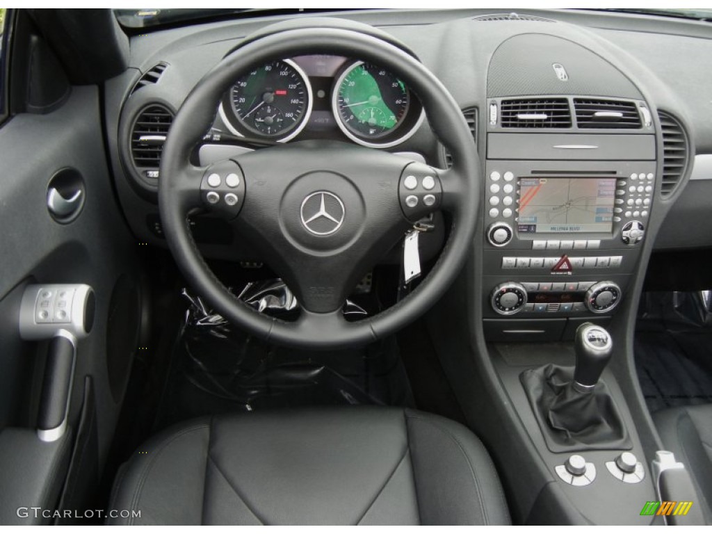 2005 Mercedes-Benz SLK 350 Roadster Black Steering Wheel Photo #70107105