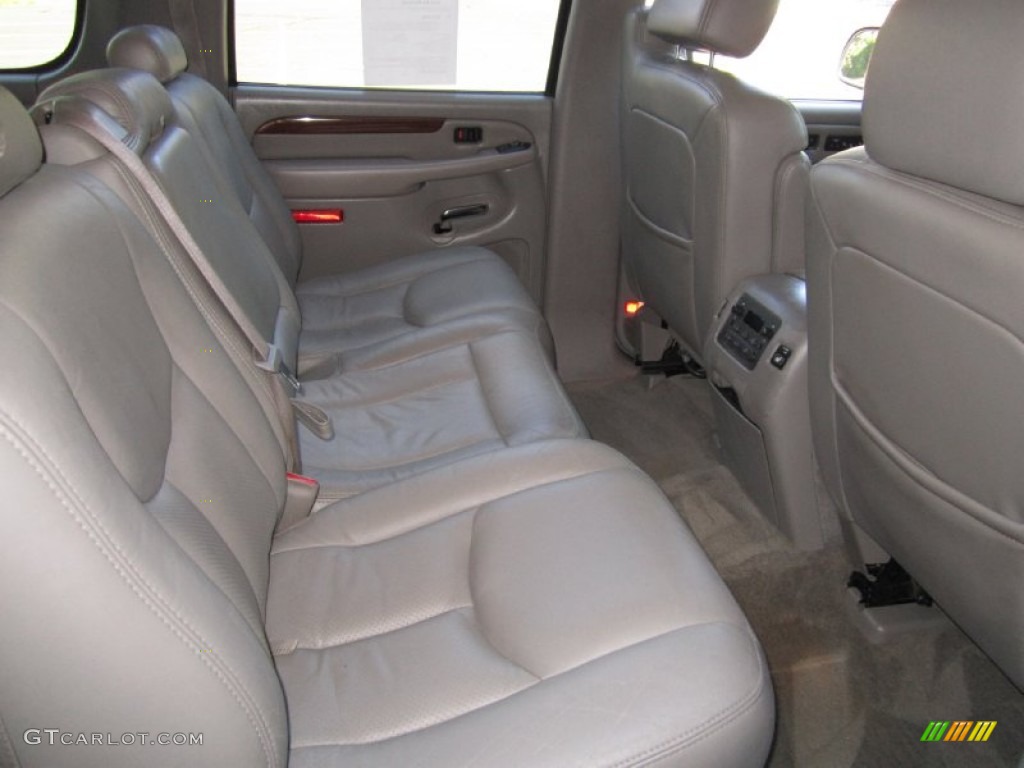 2004 Cadillac Escalade ESV AWD Rear Seat Photo #70107516
