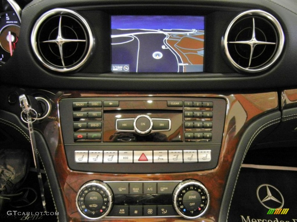 2013 Mercedes-Benz SL 63 AMG Roadster Controls Photo #70107921