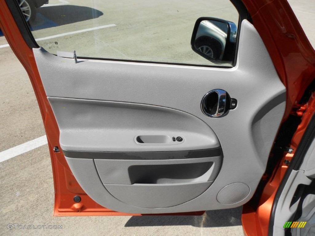 2007 Chevrolet HHR LT Door Panel Photos