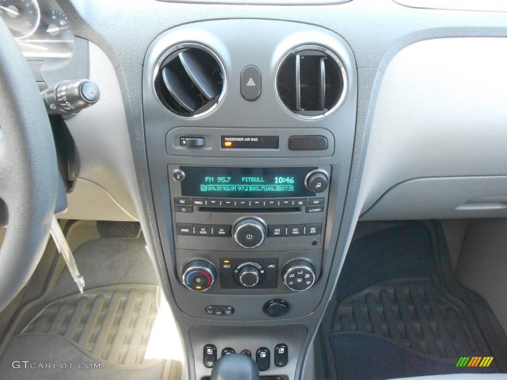 2007 Chevrolet HHR LT Controls Photo #70109787