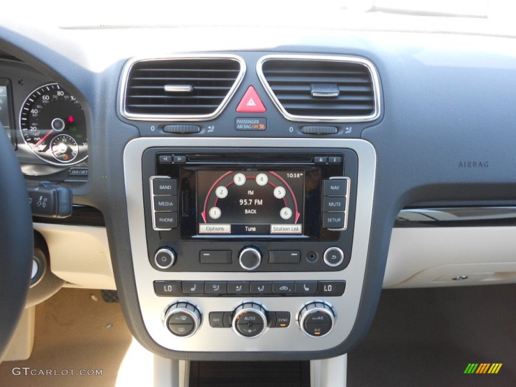 2013 Volkswagen Eos Lux Controls Photo #70110225