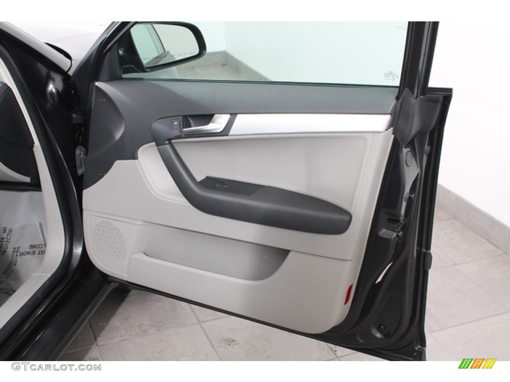2008 Audi A3 2.0T Light Gray Door Panel Photo #70112307