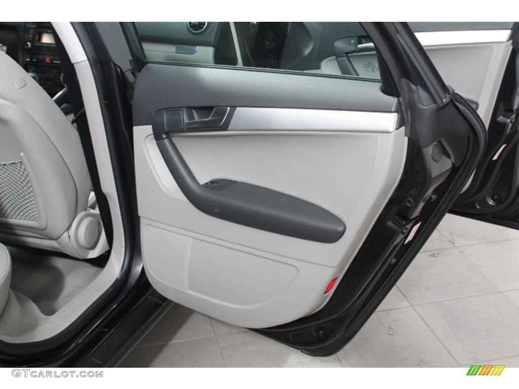 2008 Audi A3 2.0T Light Gray Door Panel Photo #70112316