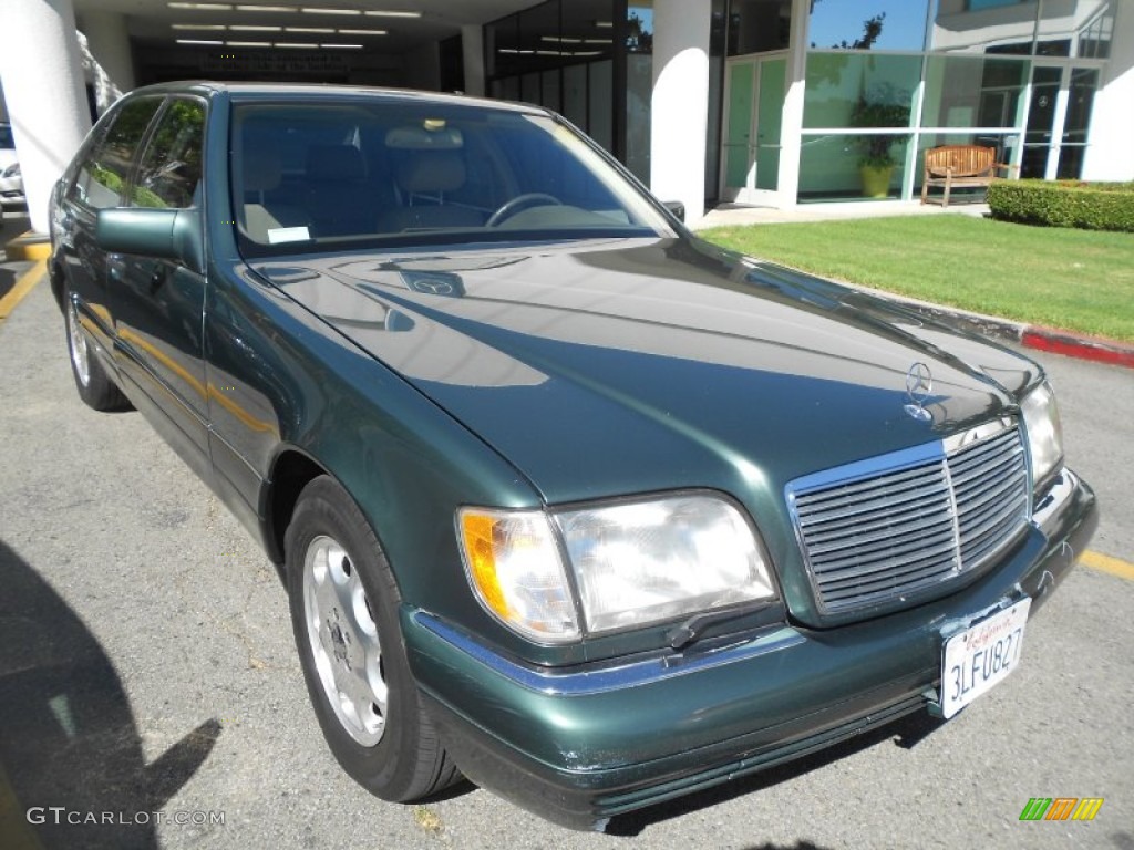 Brilliant Emerald Green Metallic Mercedes-Benz S