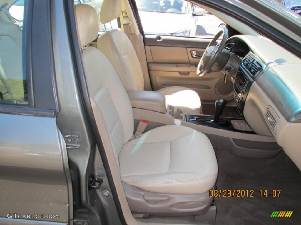 Medium Parchment Interior 2002 Ford Taurus SEL Photo #70115133