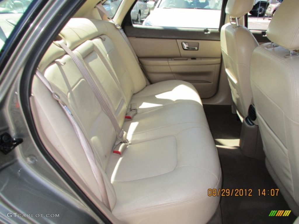 2002 Ford Taurus SEL Rear Seat Photo #70115139