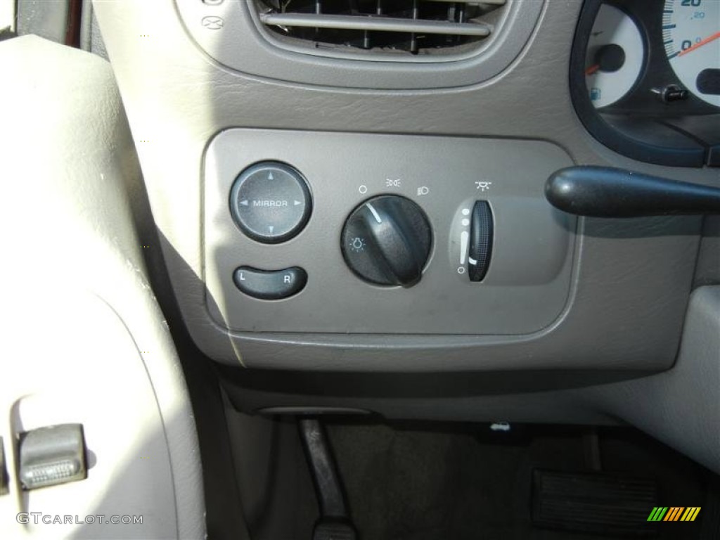 2001 Dodge Caravan Sport Controls Photo #70116258