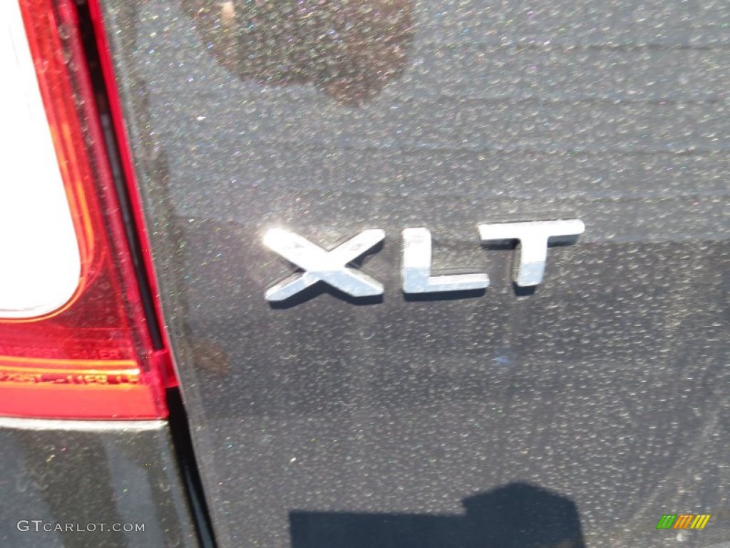 2013 Explorer XLT - Tuxedo Black Metallic / Charcoal Black photo #12
