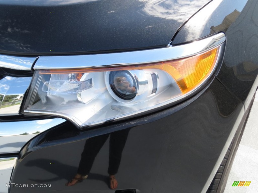 2013 Edge SE - Tuxedo Black Metallic / Charcoal Black photo #8