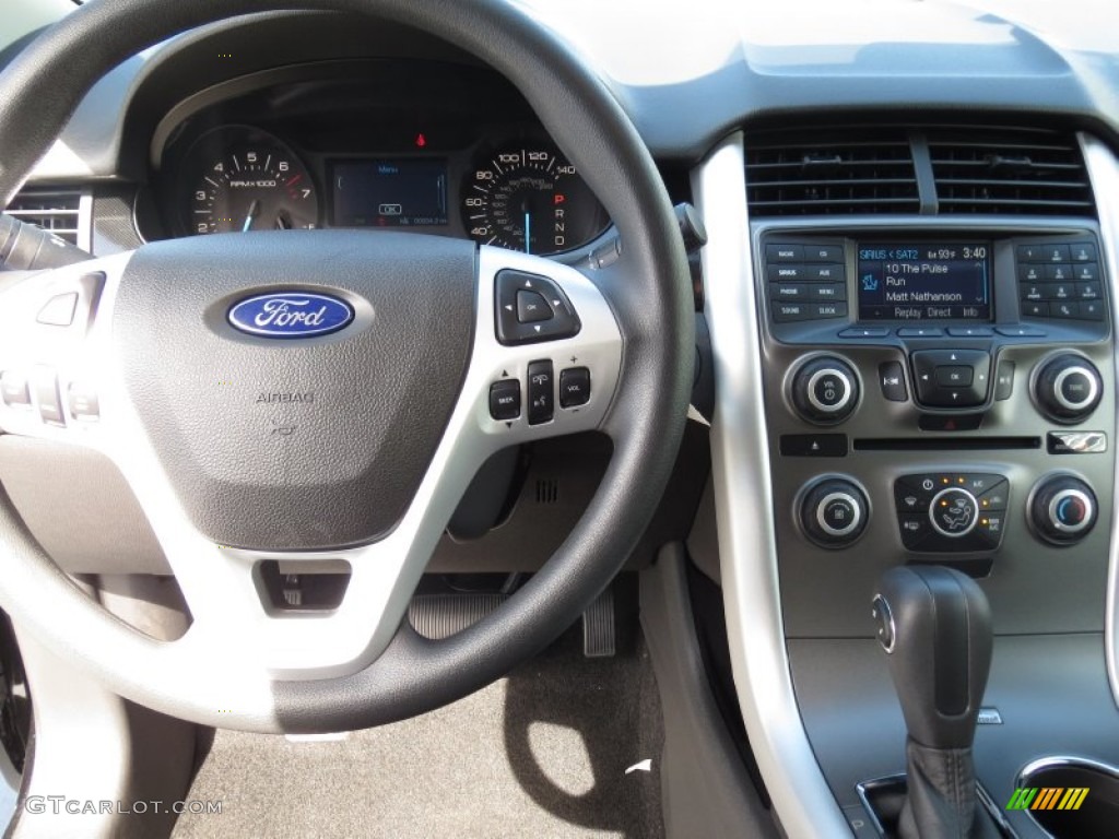 2013 Edge SE - Tuxedo Black Metallic / Charcoal Black photo #24