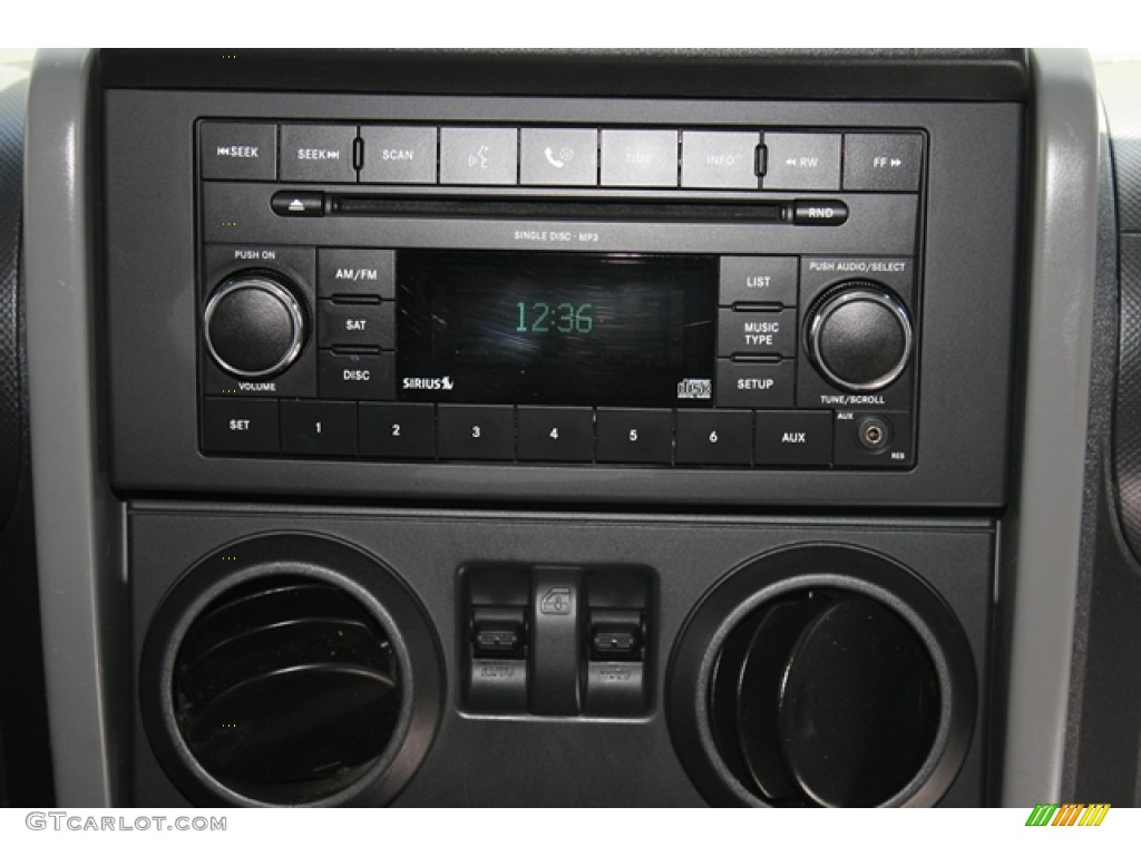 2008 Jeep Wrangler Rubicon 4x4 Audio System Photo #70122783