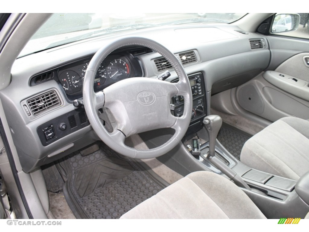 Gray Interior 2001 Toyota Camry LE V6 Photo #70123470