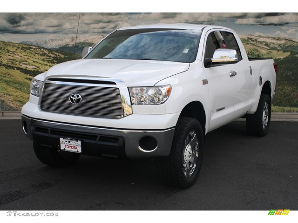 2011 Tundra Double Cab 4x4 - Super White / Graphite Gray photo #5