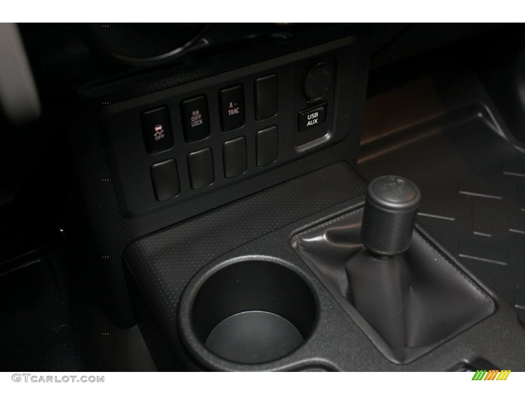 2011 FJ Cruiser 4WD - Black / Dark Charcoal photo #10