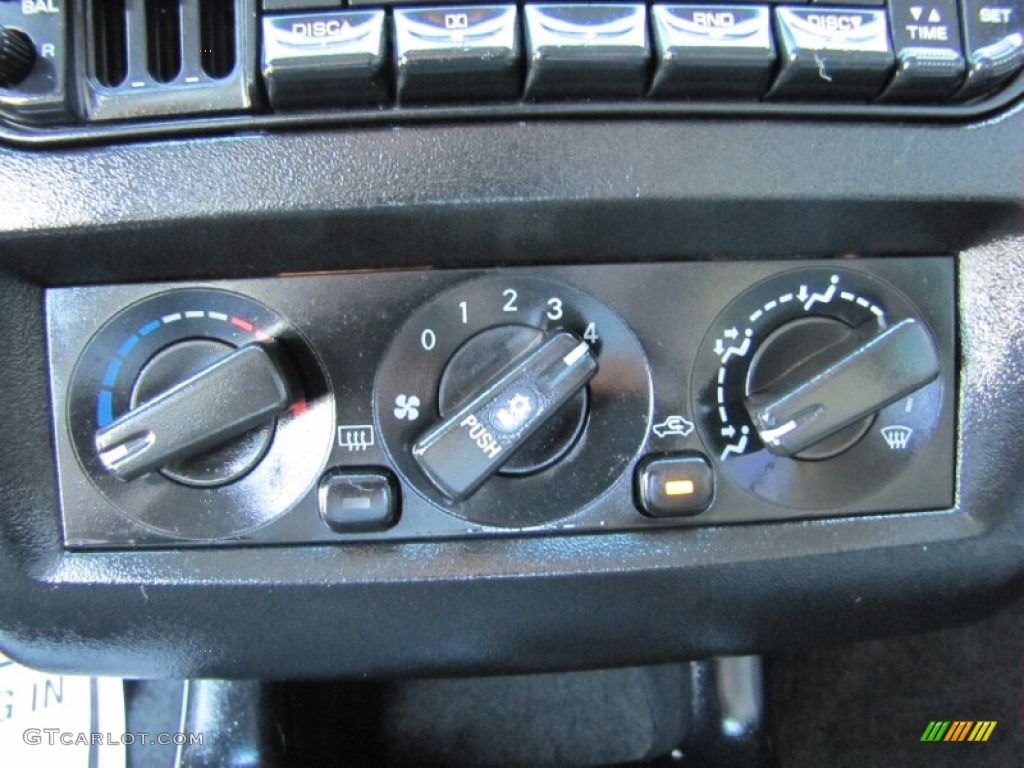 2002 Chrysler Sebring LX Coupe Controls Photo #70130684