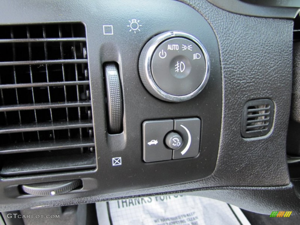 2009 Cadillac DTS Standard DTS Model Controls Photo #70130822