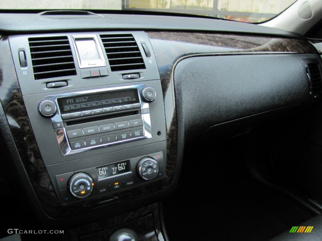2009 Cadillac DTS Standard DTS Model Controls Photo #70130825
