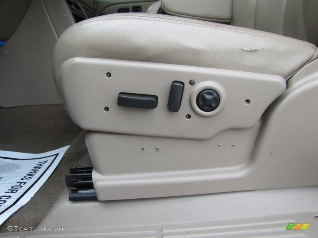 2005 GMC Sierra 3500 SLT Crew Cab 4x4 Controls Photo #70133789