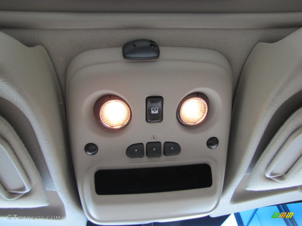 2005 Sierra 3500 SLT Crew Cab 4x4 - Summit White / Neutral photo #26