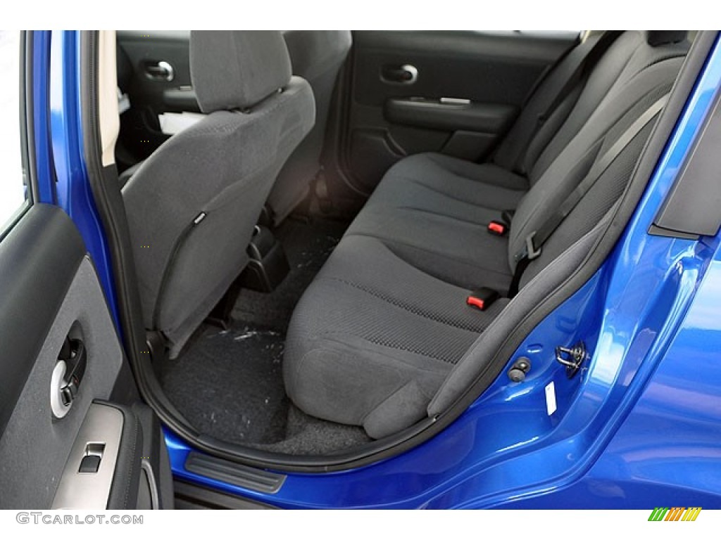 2012 Versa 1.8 S Hatchback - Metallic Blue / Charcoal photo #10