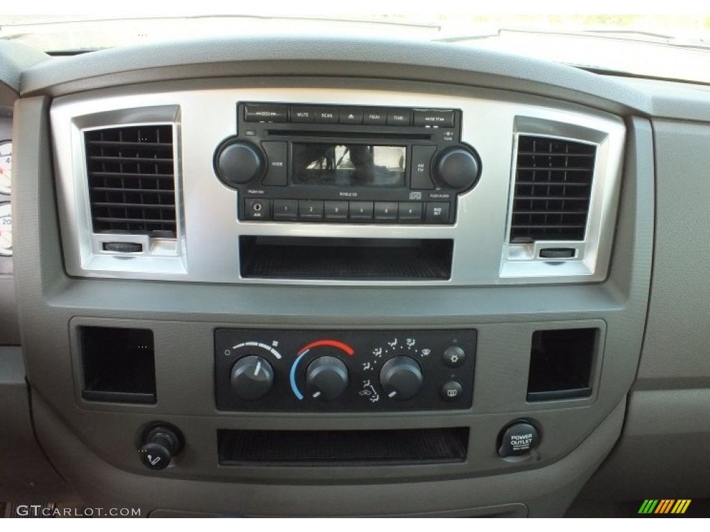 2007 Dodge Ram 3500 Lone Star Quad Cab 4x4 Dually Controls Photo #70136555