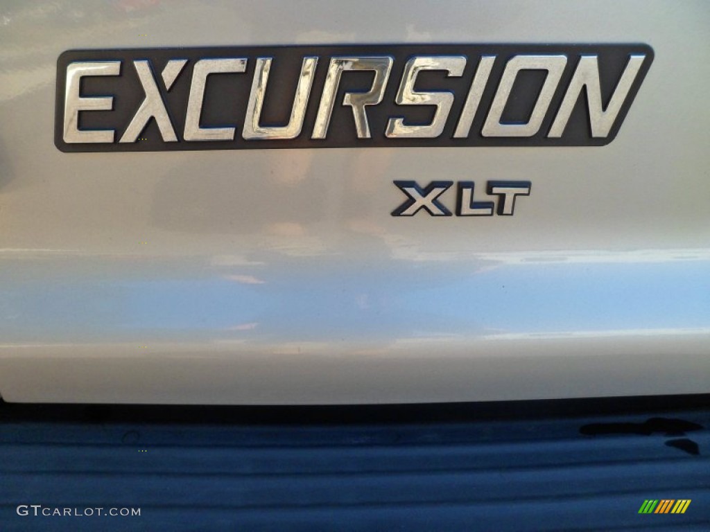 2003 Ford Excursion XLT 4x4 Marks and Logos Photo #70140092