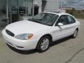 2005 Vibrant White Ford Taurus SEL  photo #2