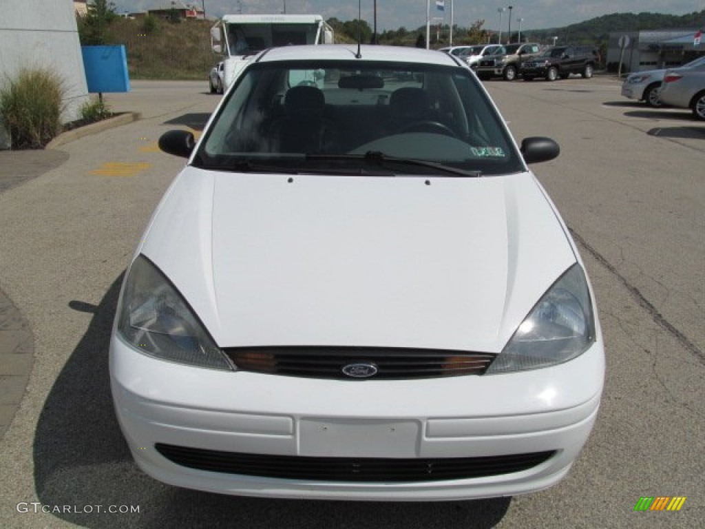 2003 Focus SE Sedan - Cloud 9 White / Medium Graphite photo #10
