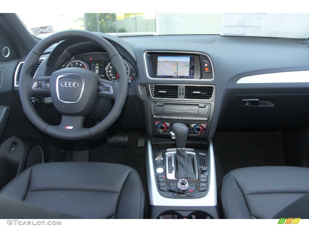 2012 Audi Q5 3.2 FSI quattro Light Gray Dashboard Photo #70145477