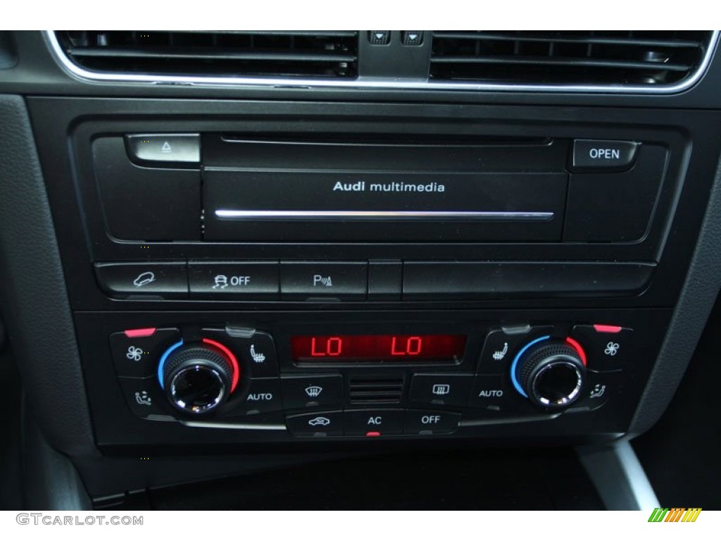 2012 Audi Q5 3.2 FSI quattro Controls Photo #70145504