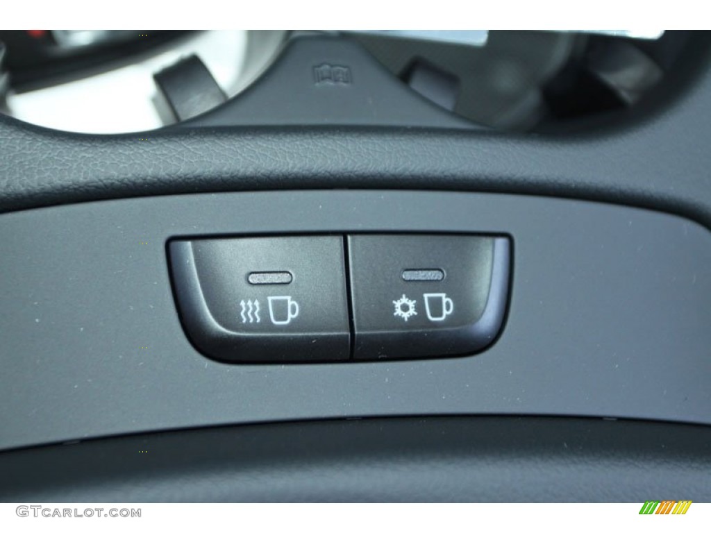 2012 Audi Q5 3.2 FSI quattro Controls Photo #70145531