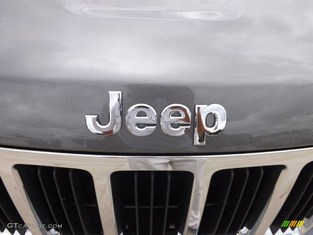 2013 Jeep Grand Cherokee Limited Marks and Logos Photo #70146119
