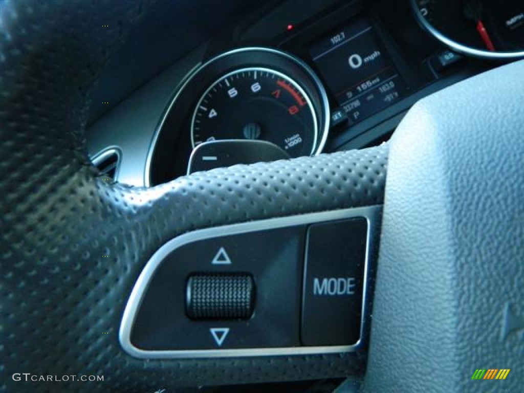 2010 Audi A5 2.0T quattro Coupe Controls Photo #70147595