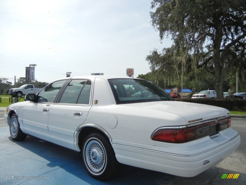 1995 Grand Marquis GS - Vibrant White / Grey photo #3