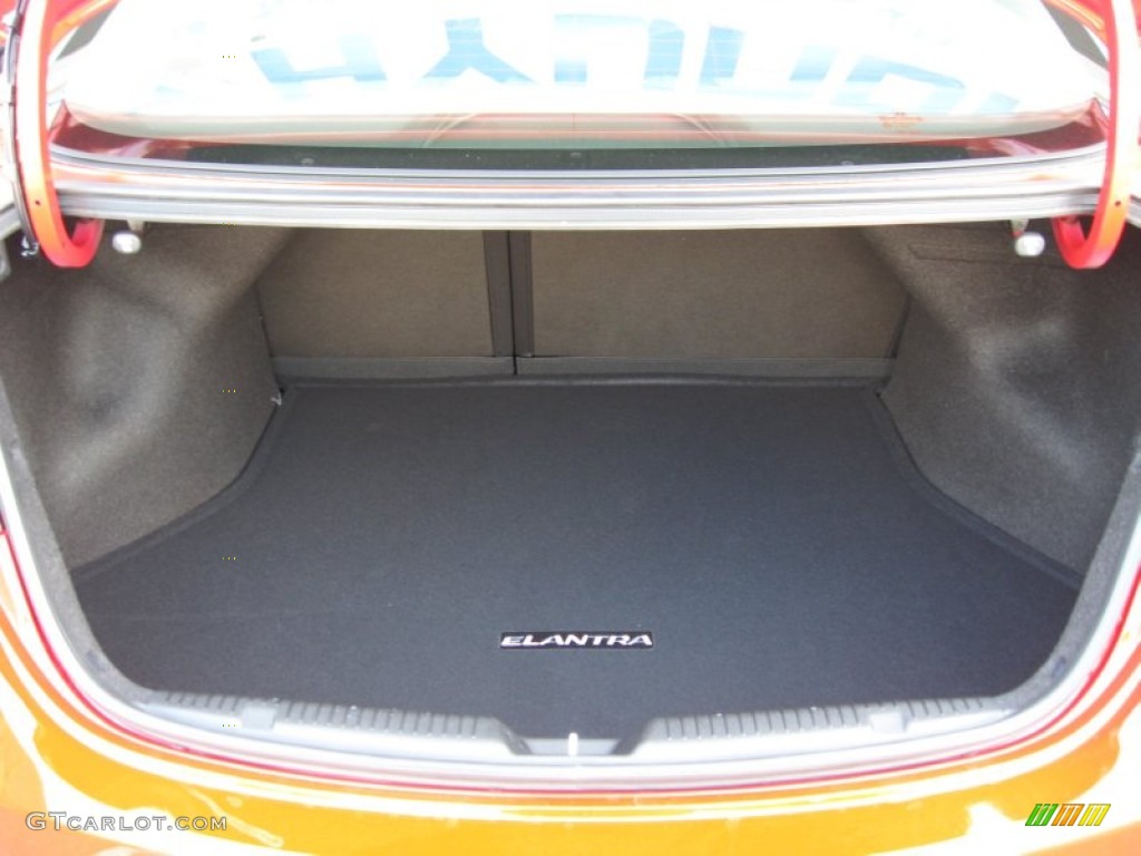 2013 Elantra Coupe SE - Volcanic Red / Black photo #12
