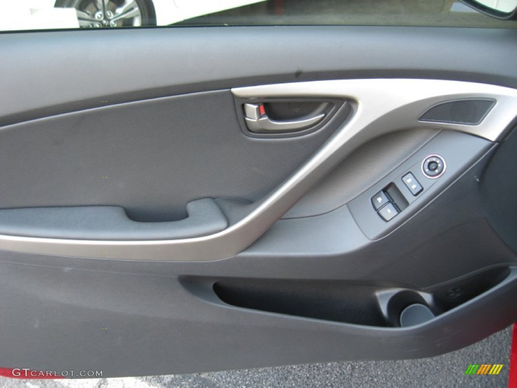 2013 Elantra Coupe SE - Volcanic Red / Black photo #16