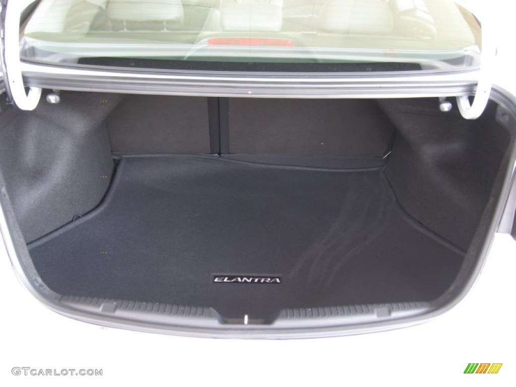 2013 Elantra Coupe SE - Monaco White / Gray photo #12