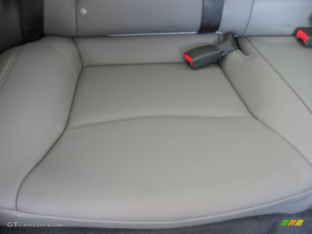 2013 Elantra Coupe SE - Monaco White / Gray photo #18