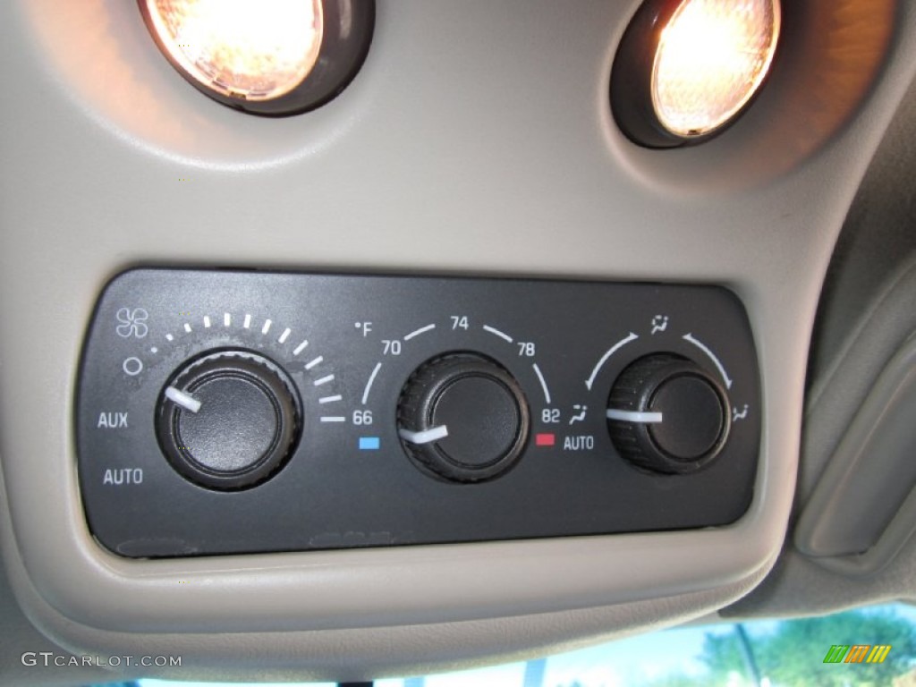 2003 Tahoe LT - Light Pewter Metallic / Gray/Dark Charcoal photo #24