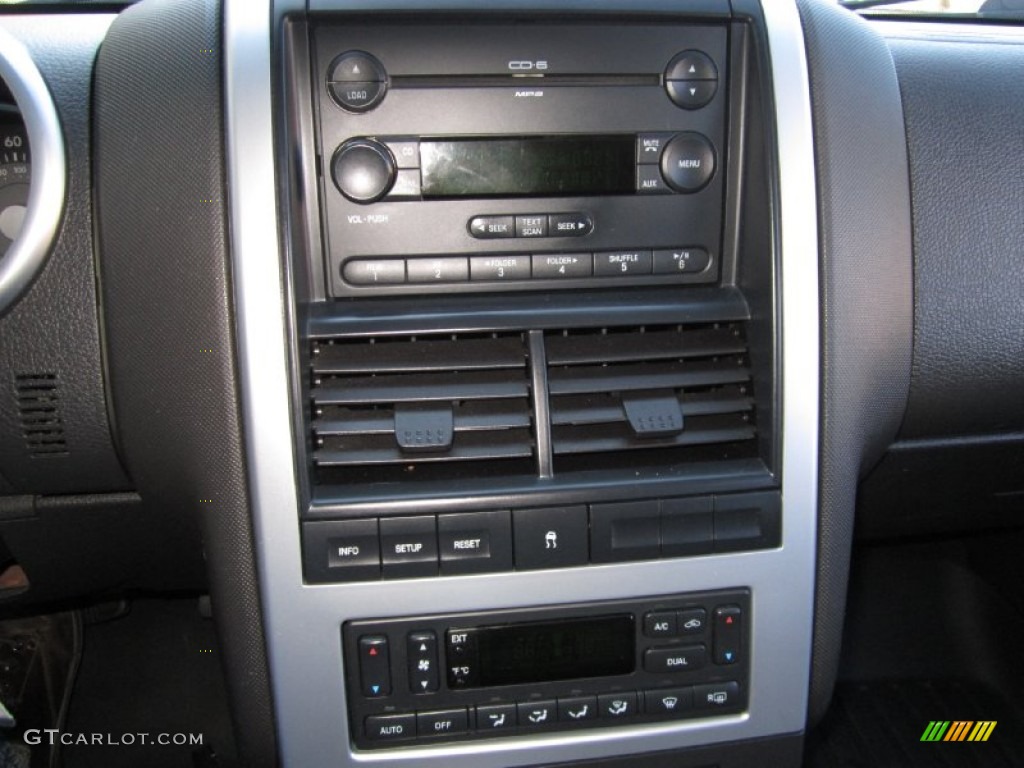 2006 Mountaineer Luxury AWD - Satellite Silver Metallic / Charcoal Black photo #21