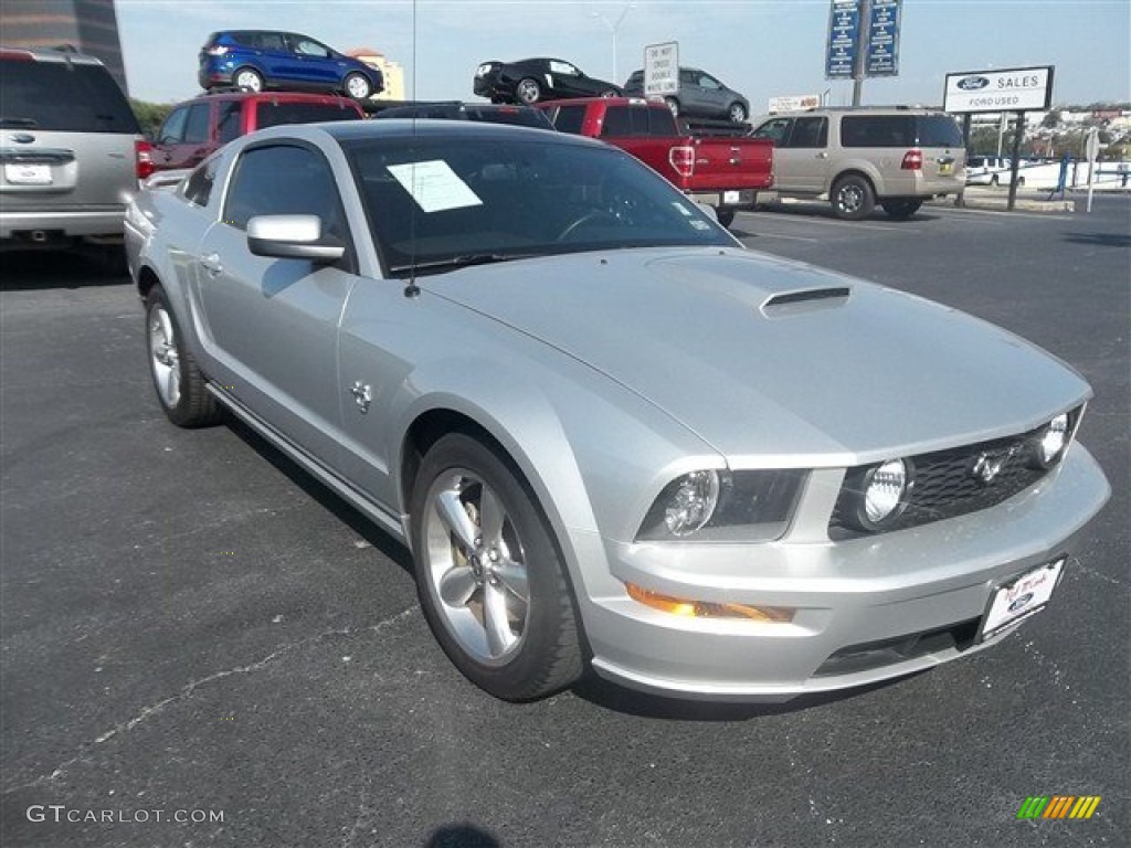 Brilliant Silver Metallic Ford Mustang